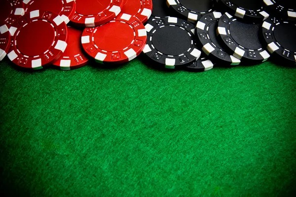 apo338 Teen Patti live table with three-card hands and dealer interaction